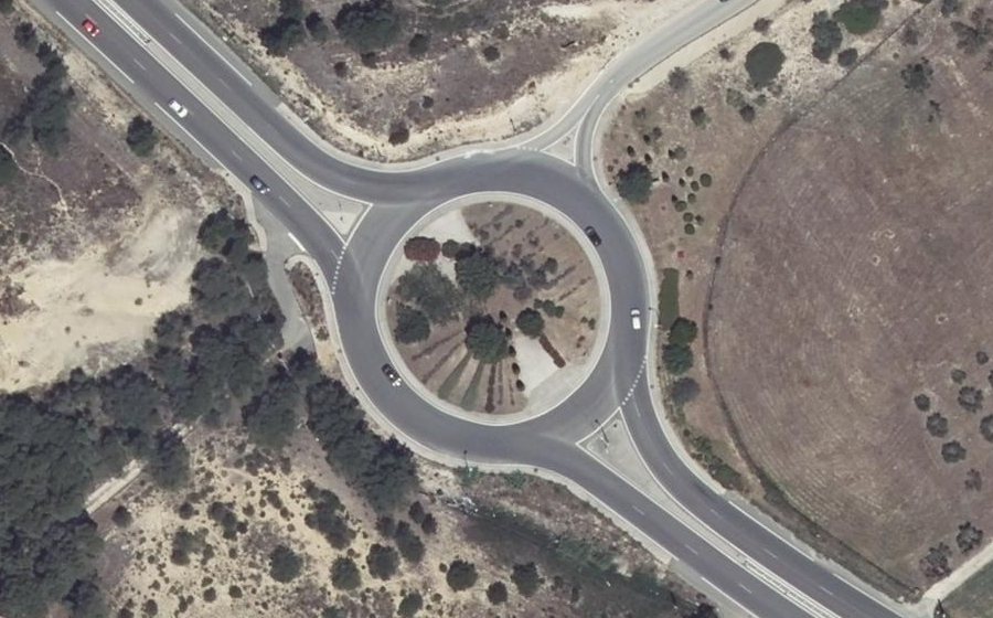 Vue aérienne du Rond-point anonyme n°34223436