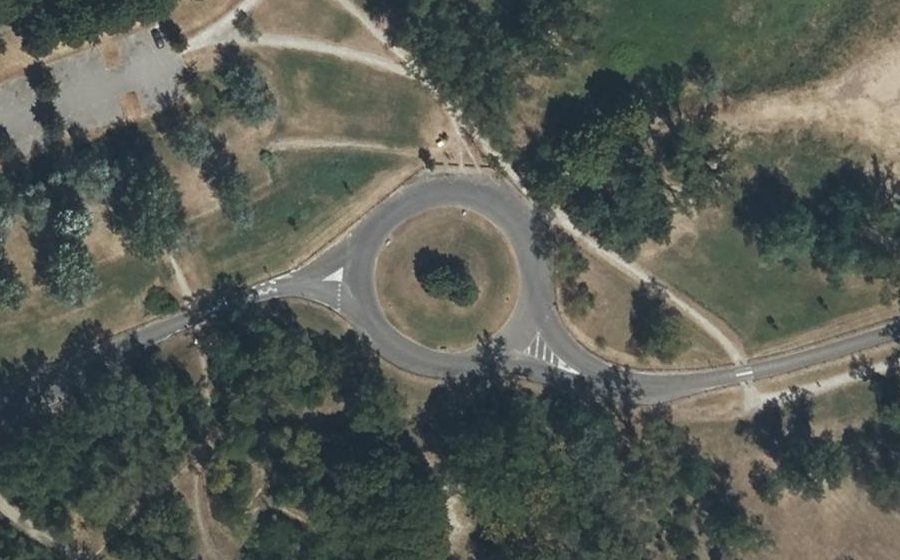 Vue aérienne du Rond-Point Étienne Gagnaire