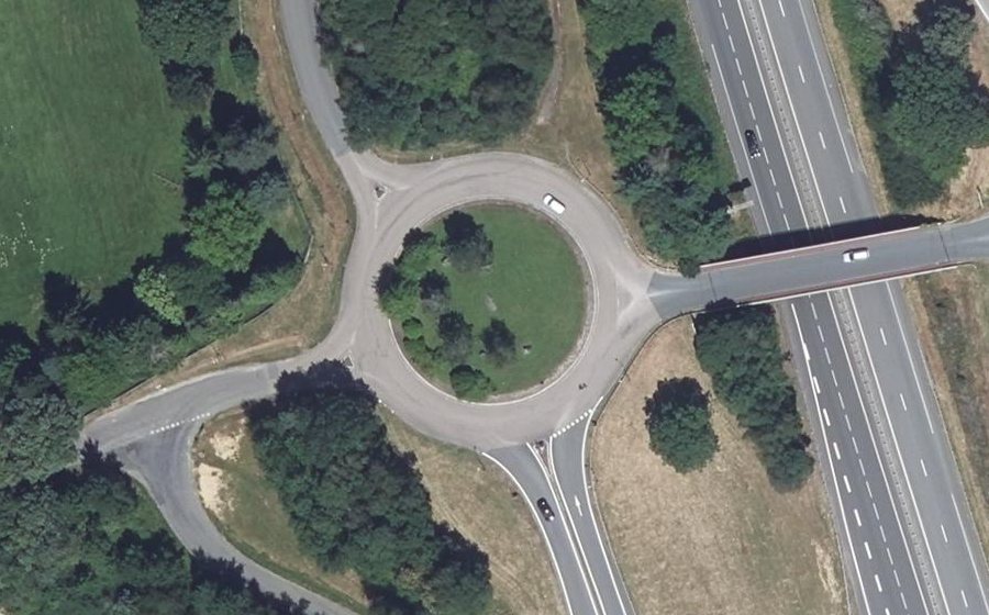 Vue aérienne du Rond-point anonyme n°34308900