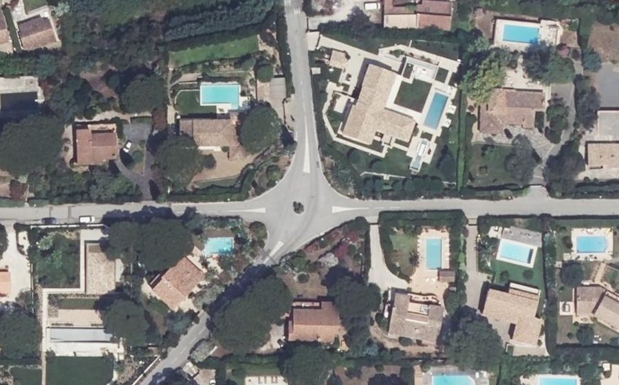 Vue aérienne du Rond-point anonyme n°34346370