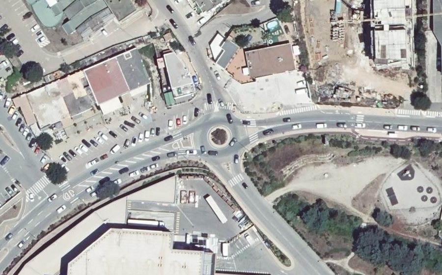 Vue aérienne du Rond-point anonyme n°34378339