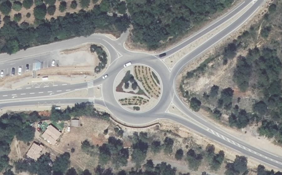 Vue aérienne du Rond-point anonyme n°343886813