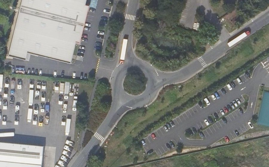 Vue aérienne du Rond-point anonyme n°344085127