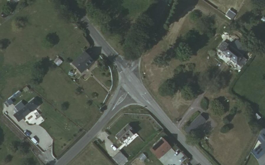 Vue aérienne du Rond-point anonyme n°34433716