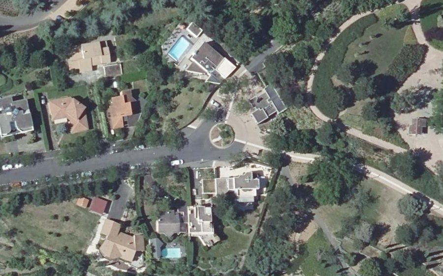 Vue aérienne du Rond-point anonyme n°344493860
