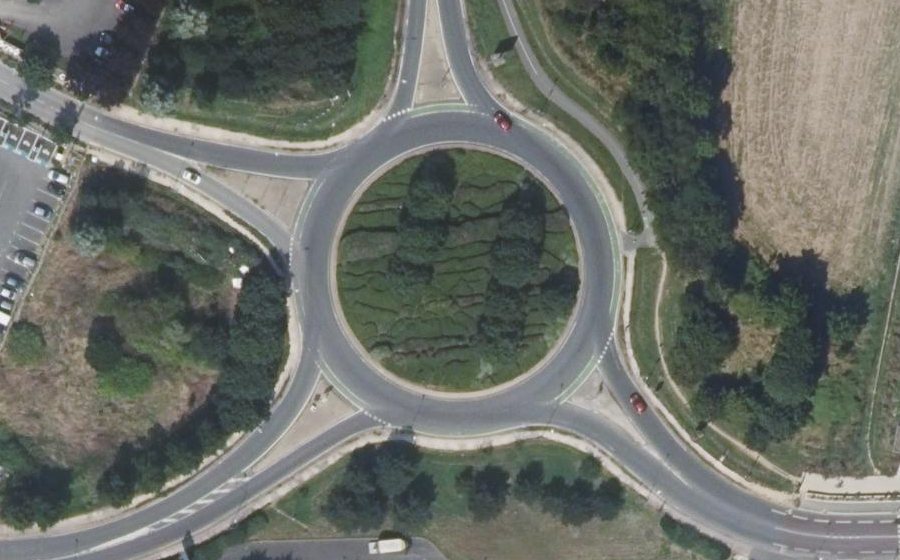 Vue aérienne du Rond-point anonyme n°344603189