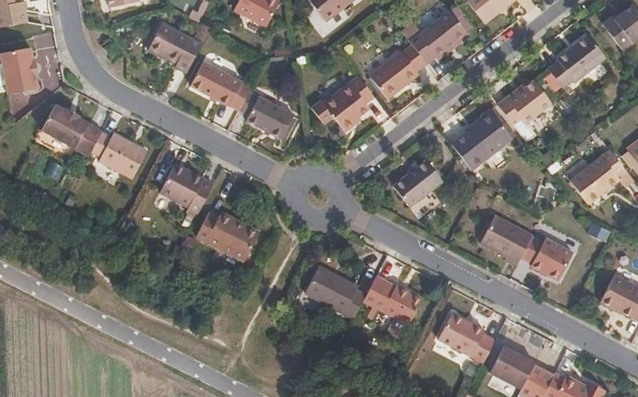 Vue aérienne du Rond-point anonyme n°344801318
