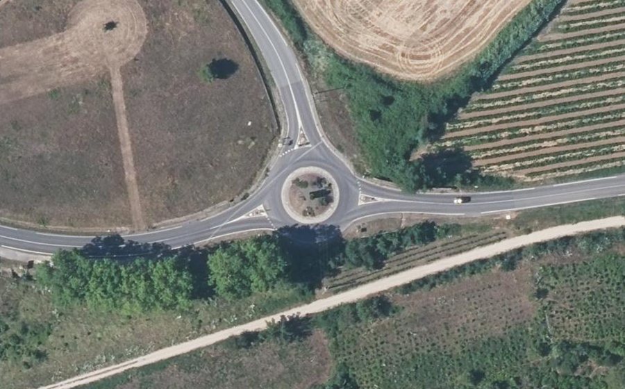 Vue aérienne du Rond-point anonyme n°34504511