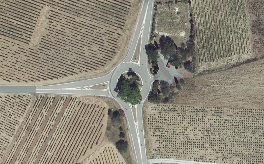 Vue aérienne du Rond-point anonyme n°34511533