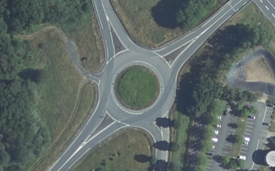 Vue aérienne du Rond-point anonyme n°34547157