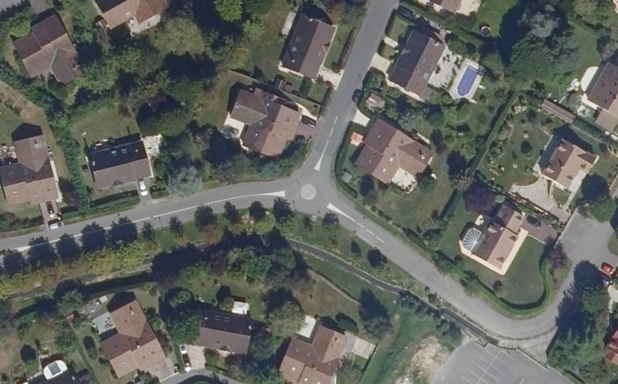 Vue aérienne du Rond-point anonyme n°345588207