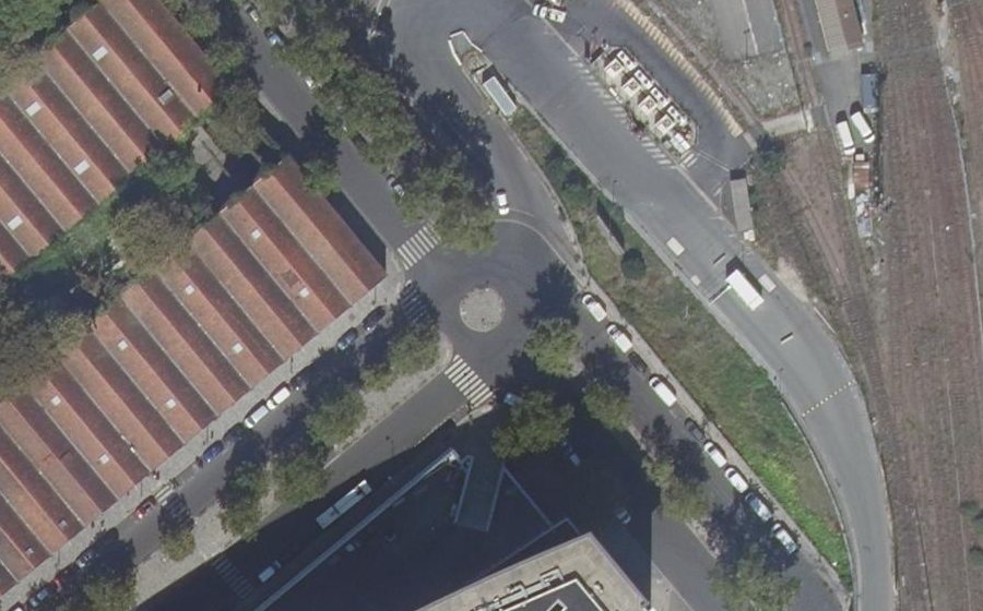 Vue aérienne du Rond-point anonyme n°345614784