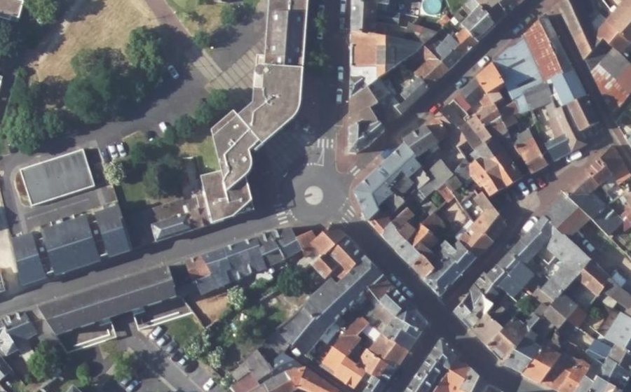 Vue aérienne du Rond-point anonyme n°346320510