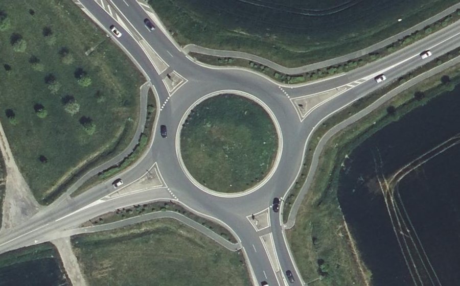 Vue aérienne du Rond-point anonyme n°346327182