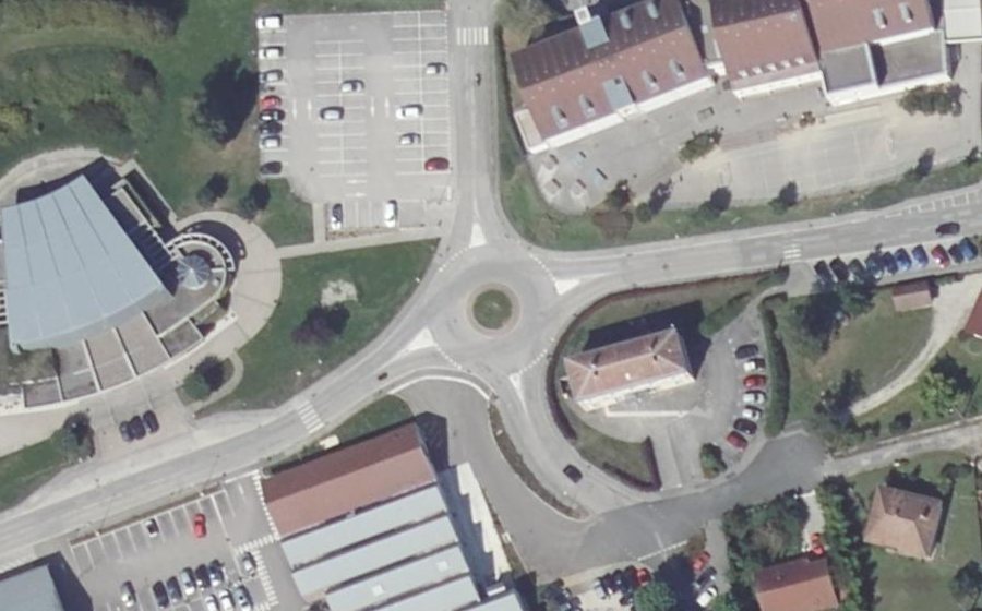 Vue aérienne du Rond-point anonyme n°34637271