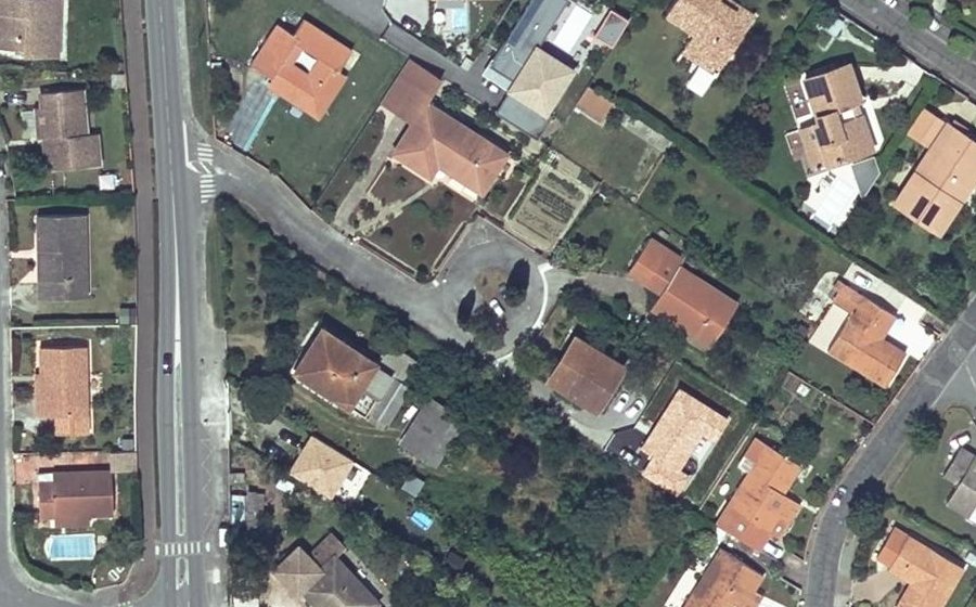 Vue aérienne du Rond-point anonyme n°346389481