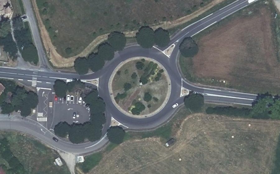 Vue aérienne du Rond-point anonyme n°34654110