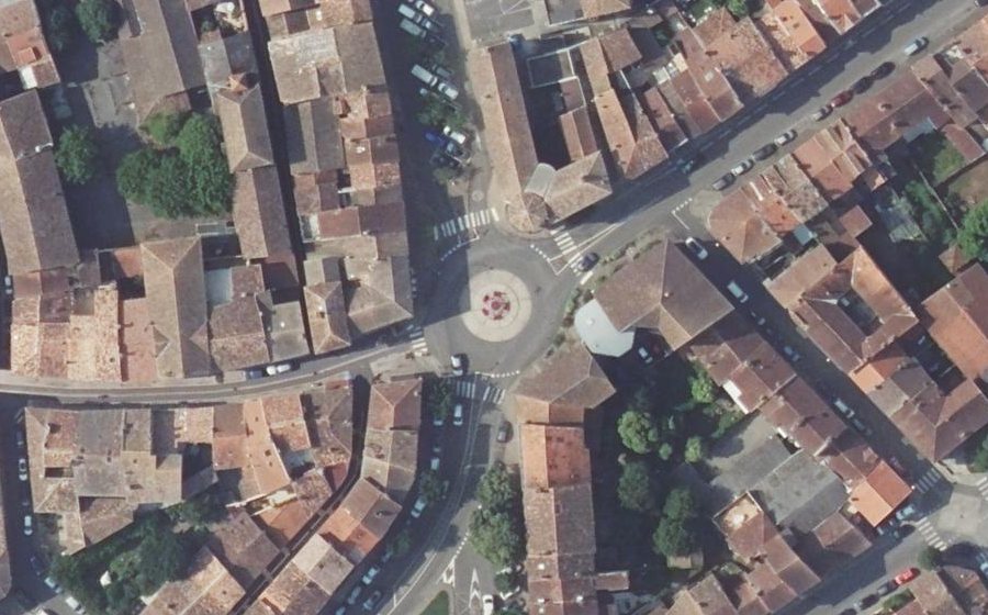 Vue aérienne du Rond-point anonyme n°34660897