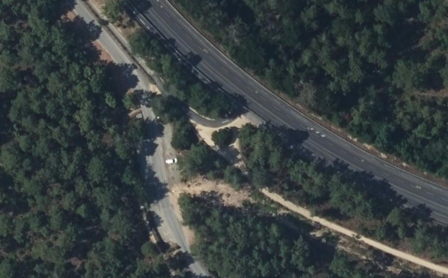 Vue aérienne du Rond-point anonyme n°34784807