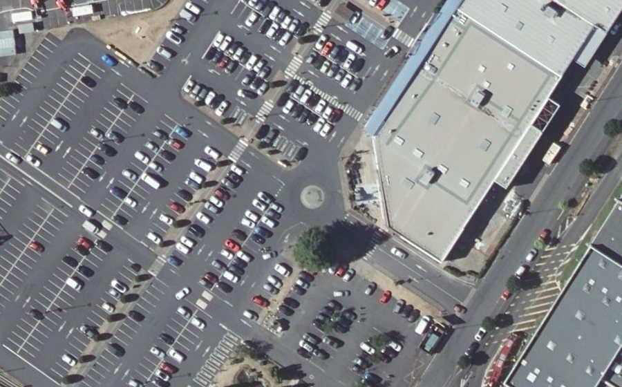Vue aérienne du Rond-point anonyme n°348346700