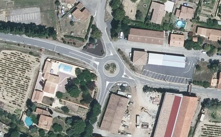 Vue aérienne du Rond-point anonyme n°34867378