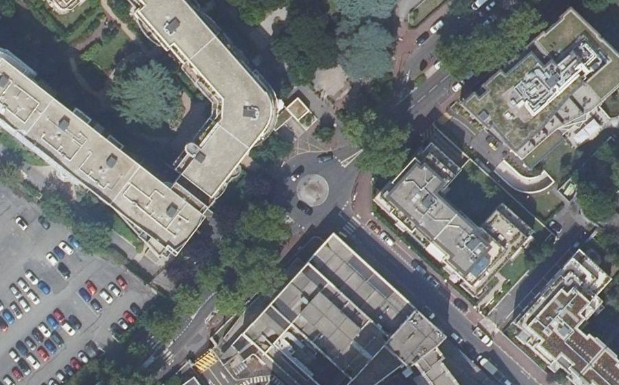 Vue aérienne du Rond-point anonyme n°348780217