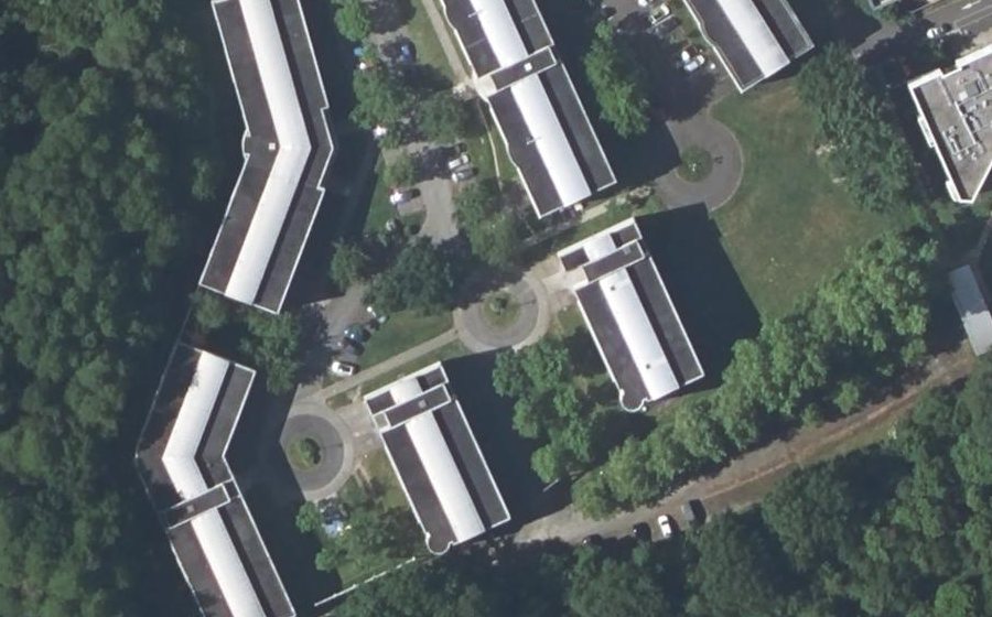 Vue aérienne du Rond-point anonyme n°34879891