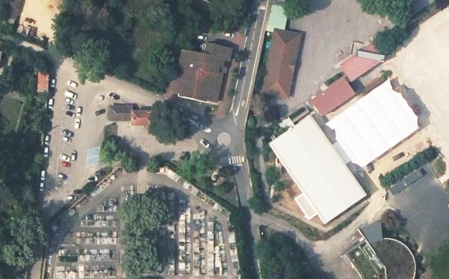 Vue aérienne du Rond-point anonyme n°34895563