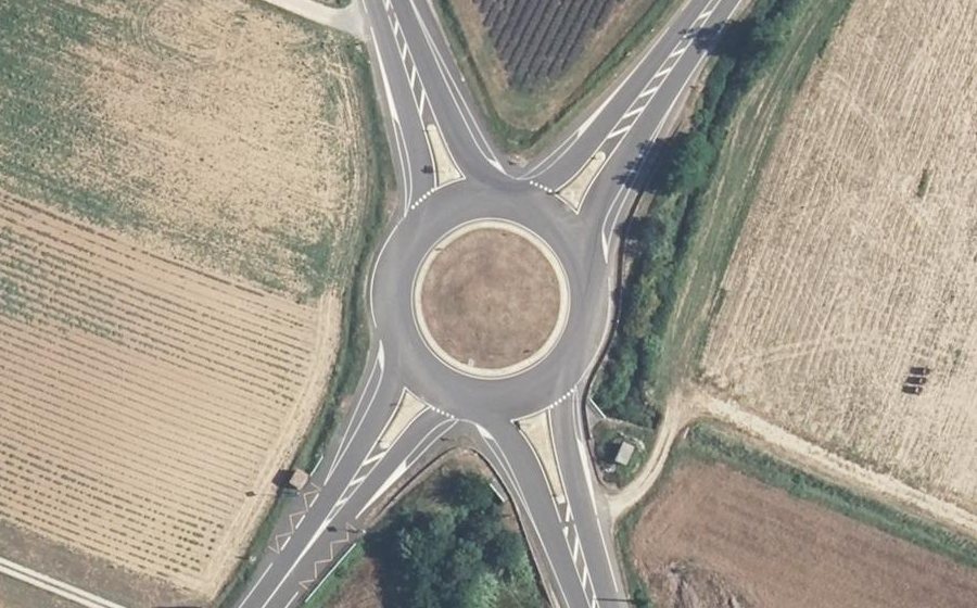 Vue aérienne du Rond-point anonyme n°34912247