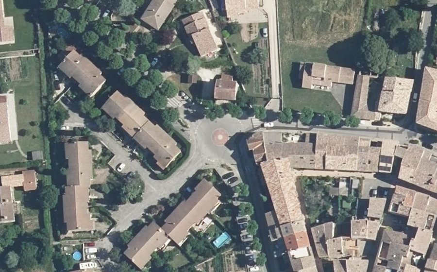 Vue aérienne du Rond-point anonyme n°34912249
