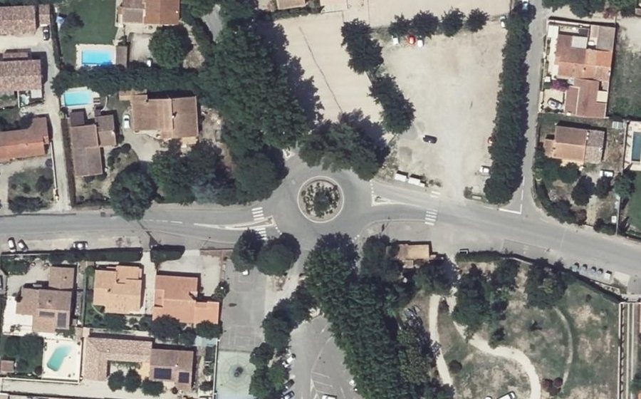 Vue aérienne du Rond-point anonyme n°34916514