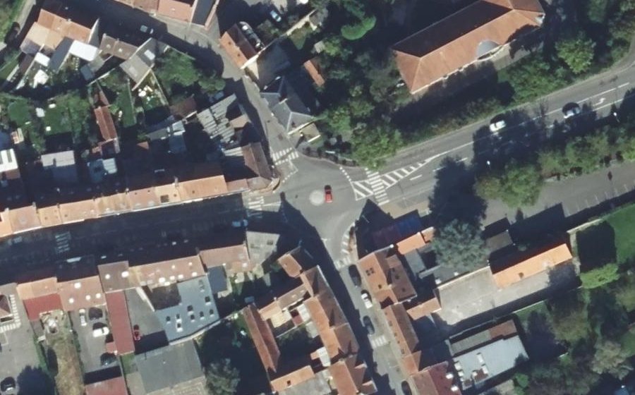 Vue aérienne du Rond-point anonyme n°349674843