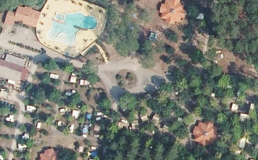Vue aérienne du Rond-point anonyme n°349871854