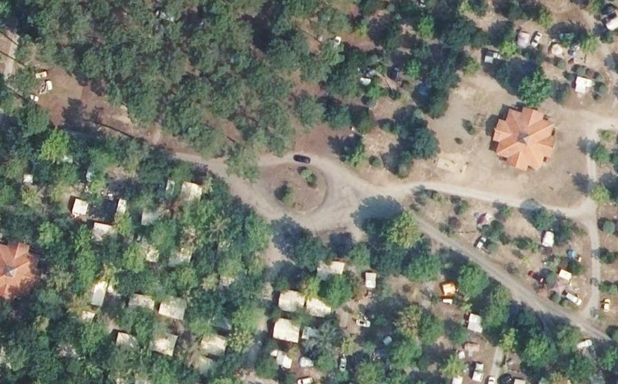 Vue aérienne du Rond-point anonyme n°349871860