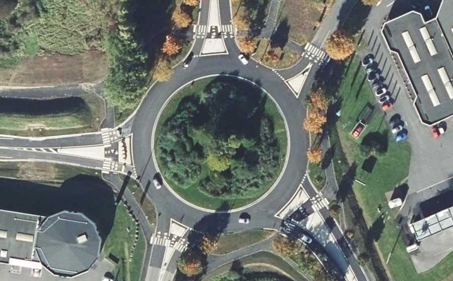Vue aérienne du Rond-point anonyme n°35001794