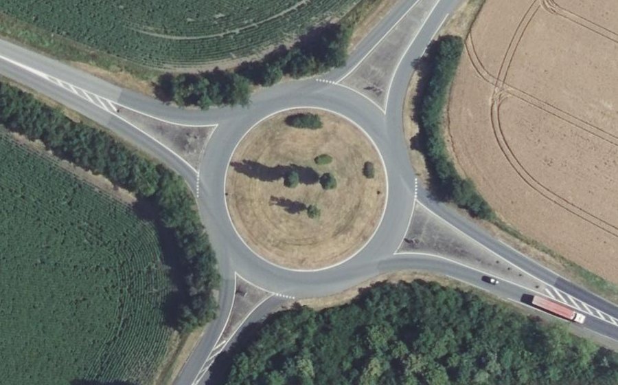 Vue aérienne du Rond-point anonyme n°35004206