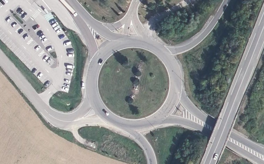 Vue aérienne du Rond-point anonyme n°35010236