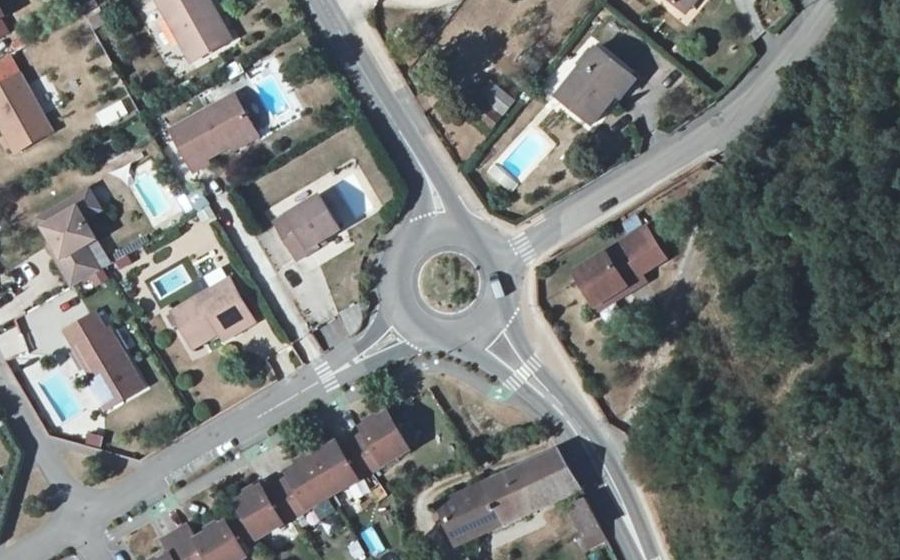 Vue aérienne du Rond-point anonyme n°35014144