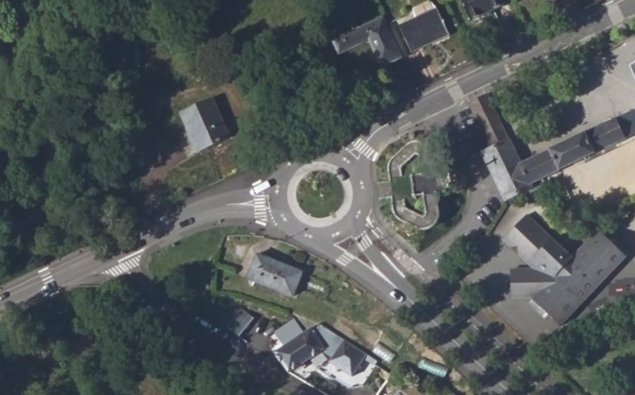 Vue aérienne du Rond-point anonyme n°35016213