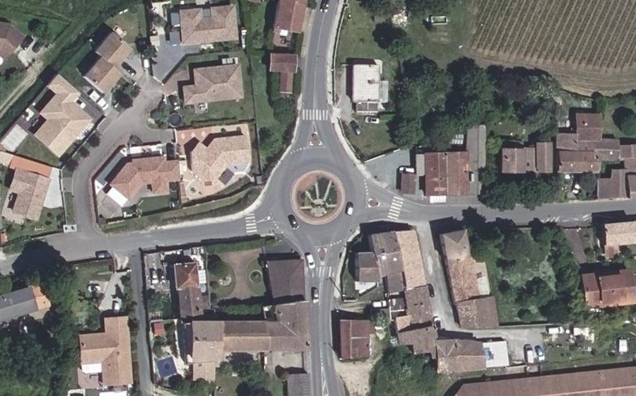 Vue aérienne du Rond-point anonyme n°35030218