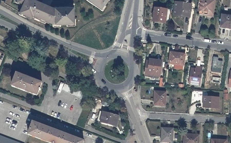 Vue aérienne du Rond-point anonyme n°35031307