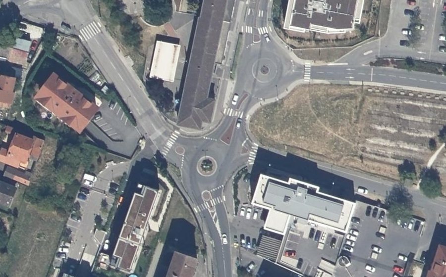 Vue aérienne du Rond-point anonyme n°35031308