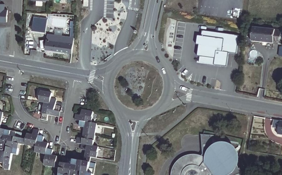 Vue aérienne du Rond-point anonyme n°35031471