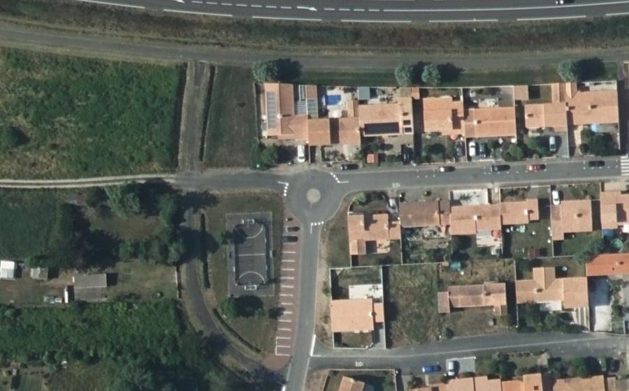 Vue aérienne du Rond-point anonyme n°35035262