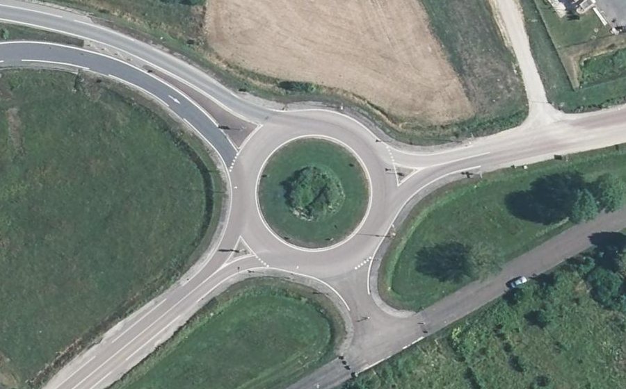 Vue aérienne du Rond-point anonyme n°35075869