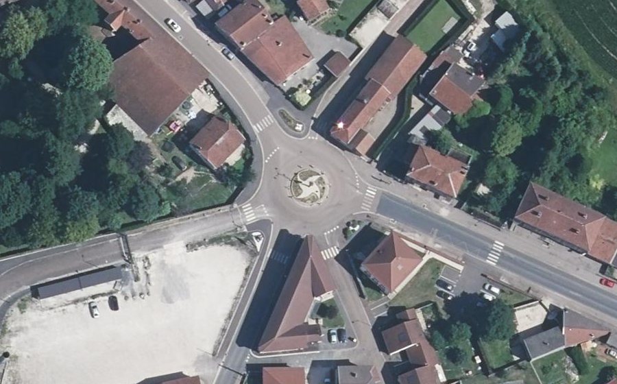 Vue aérienne du Rond-point anonyme n°35081013