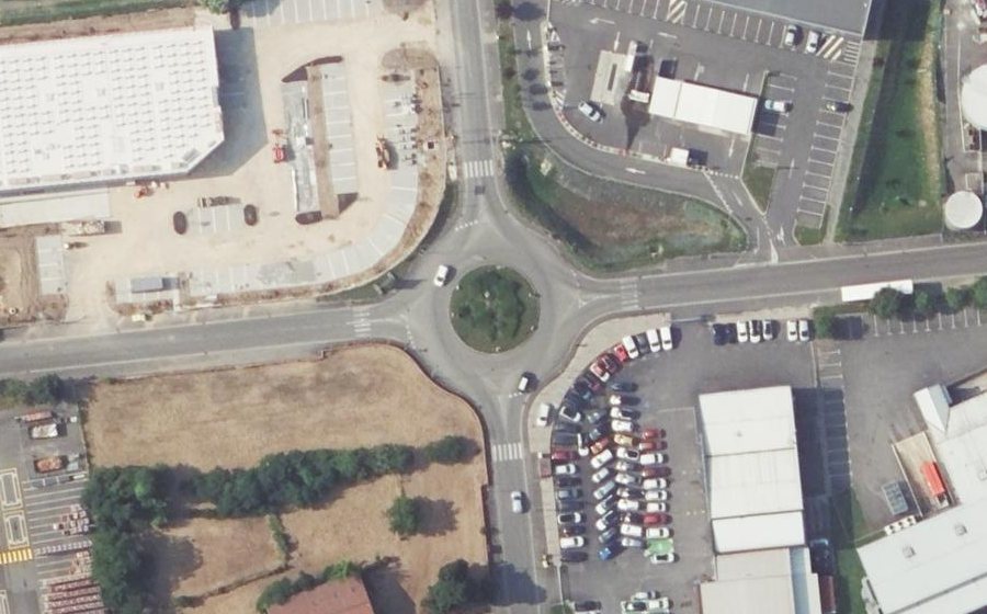 Vue aérienne du Rond-point anonyme n°35082271