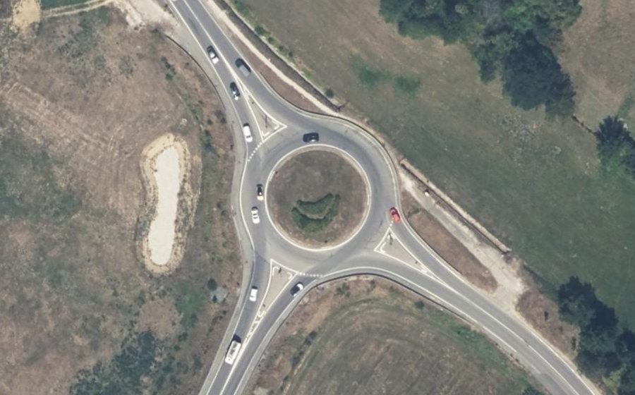 Vue aérienne du Rond-point anonyme n°35133653