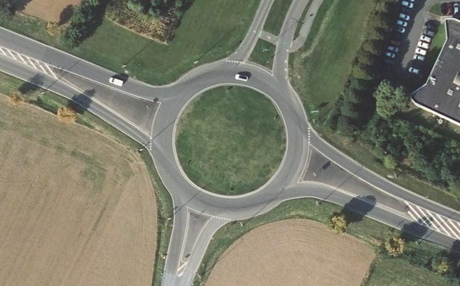Vue aérienne du Rond-point anonyme n°35142177