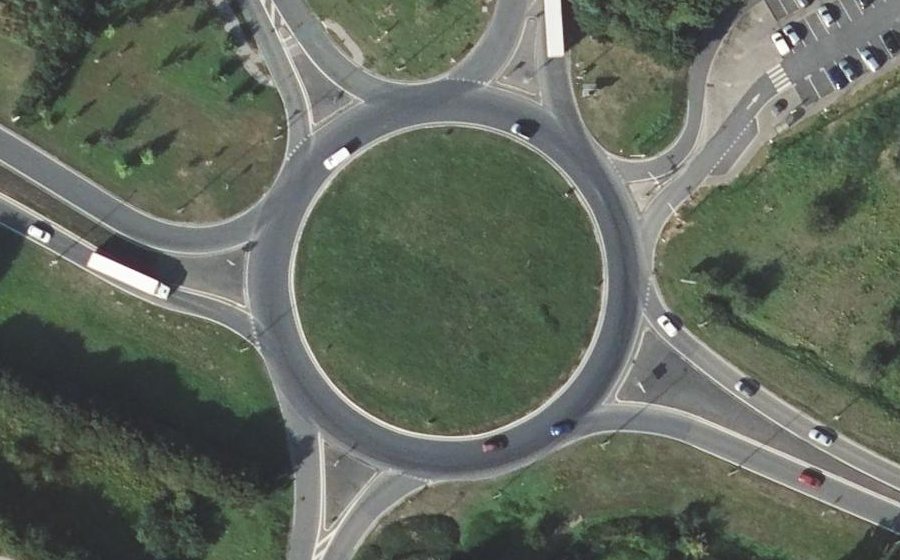 Vue aérienne du Rond-point anonyme n°35142186